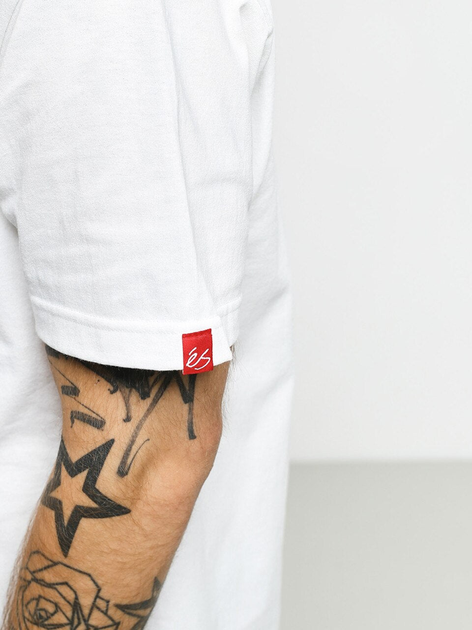 ES Script Tee White
